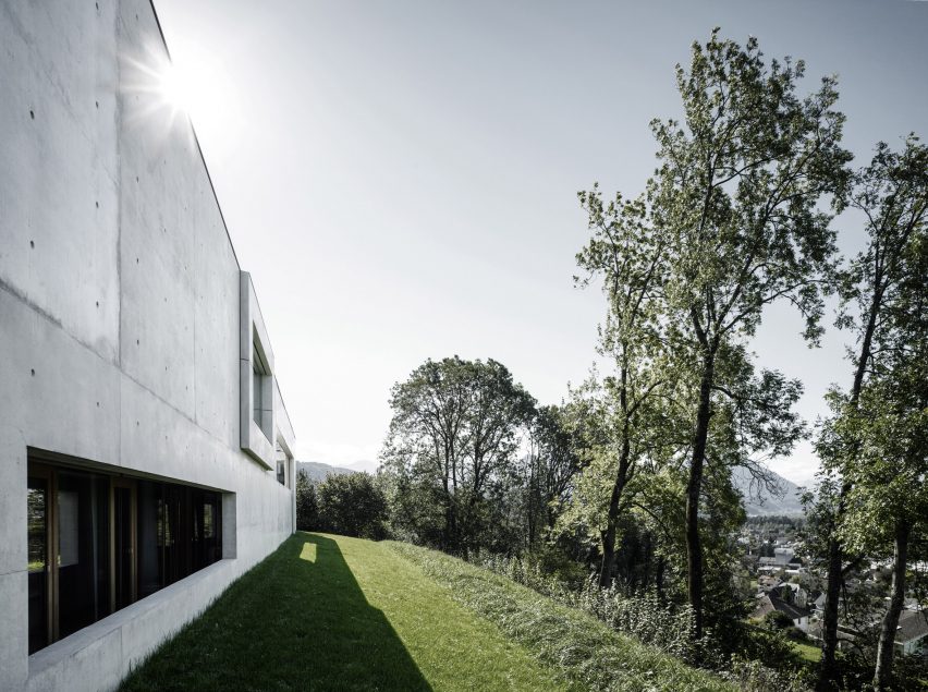 House of Yards by Marte.Marte Architects