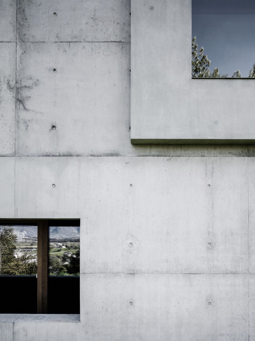 House of Yards by Marte.Marte Architects