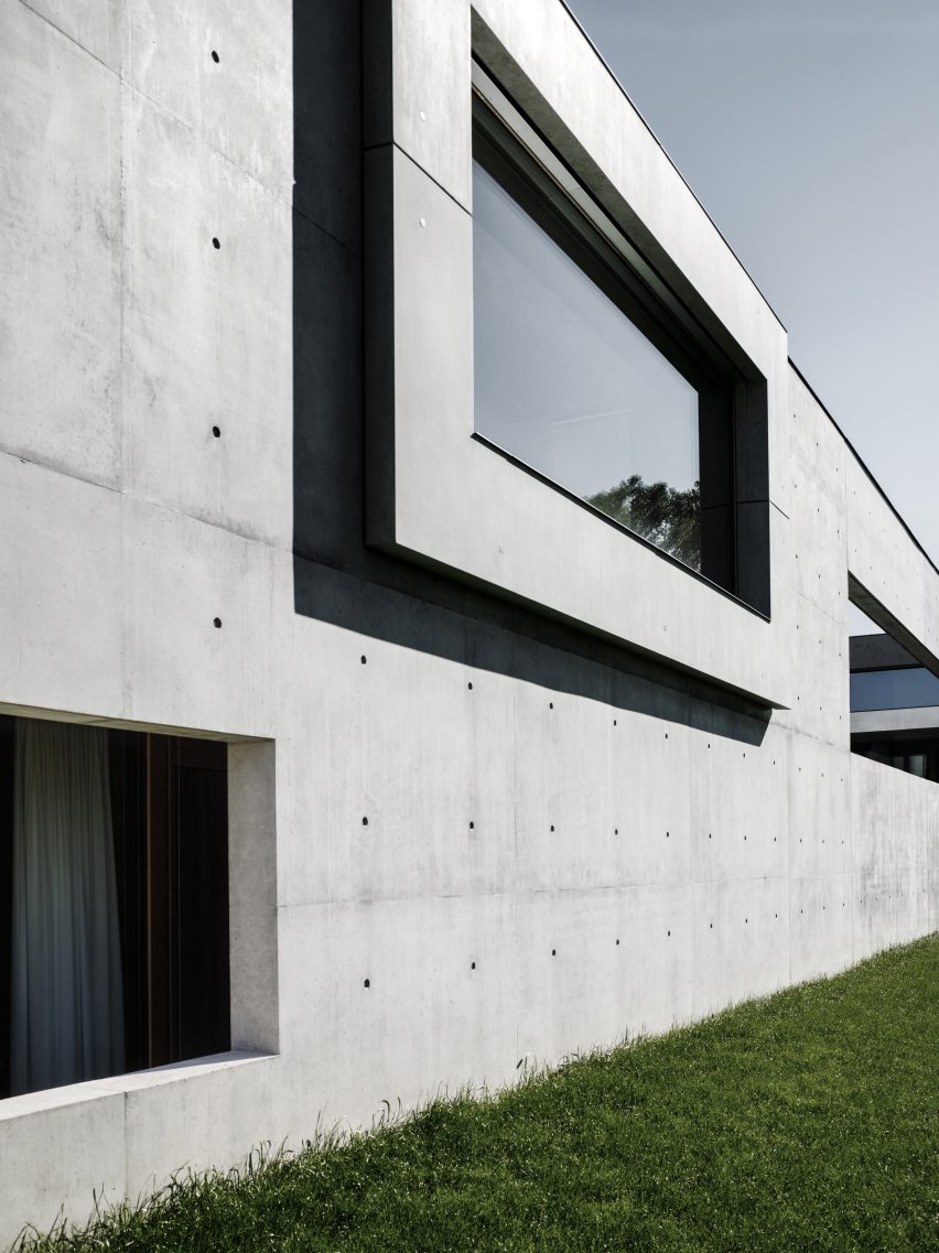 House of Yards by Marte.Marte Architects