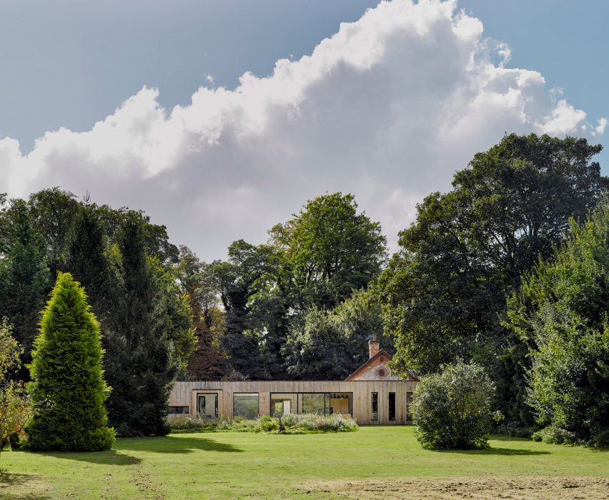Hurdle House by Adam Knibb Architects