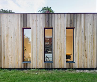 Hurdle House by Adam Knibb Architects