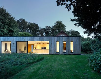 Hurdle House by Adam Knibb Architects