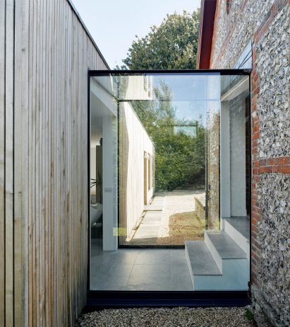 Hurdle House by Adam Knibb Architects