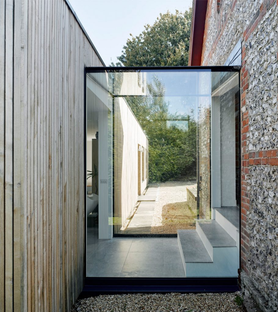 Hurdle House by Adam Knibb Architects
