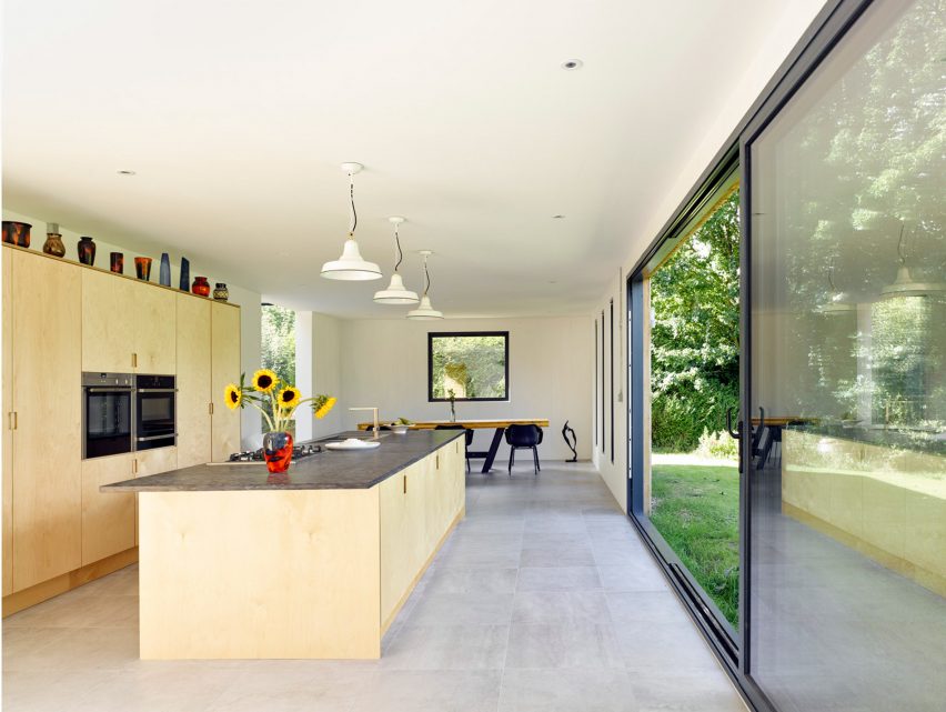 Hurdle House by Adam Knibb Architects