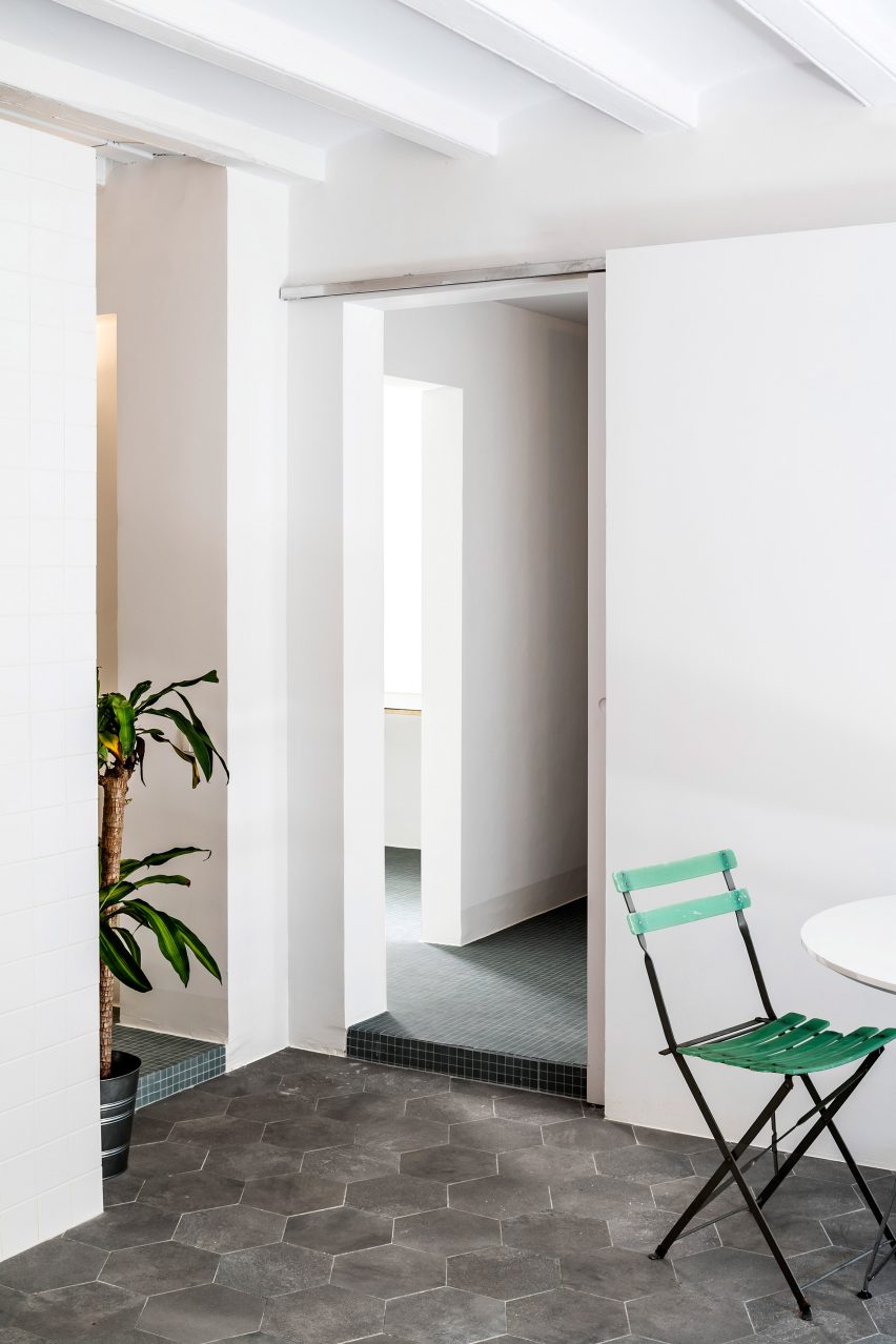 La Carmina by RAS studio