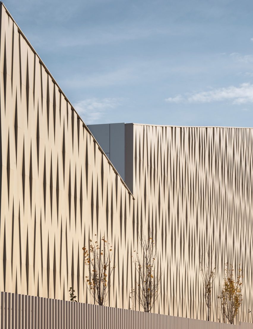 Lucena auditorium by MX_SI