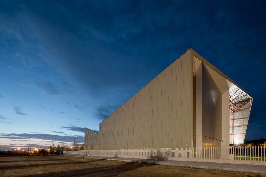 Lucena auditorium by MX_SI