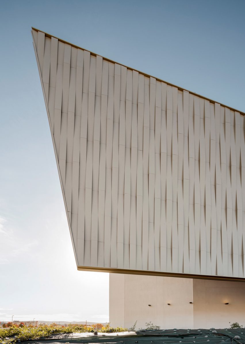 Lucena auditorium by MX_SI