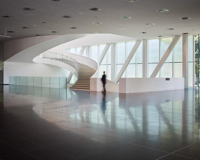 MNBAQ by OMA photographs