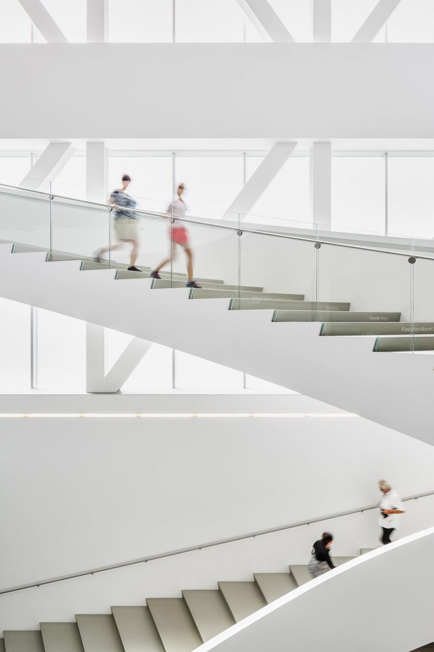 MNBAQ by OMA photographs