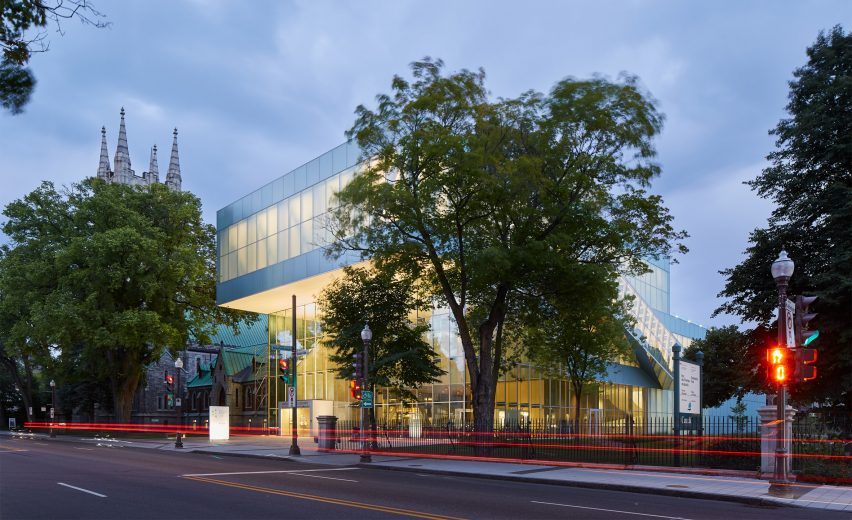 MNBAQ by OMA photographs