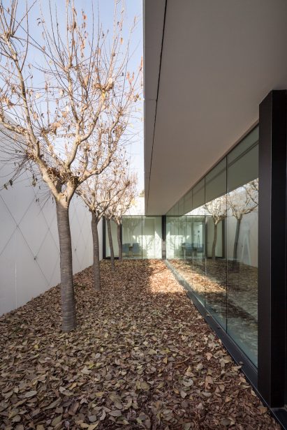 Morgue in Sant Vicenç de Castellet by Barceló Balanzó Arquitectes