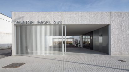 Morgue in Sant Vicenç de Castellet by Barceló Balanzó Arquitectes