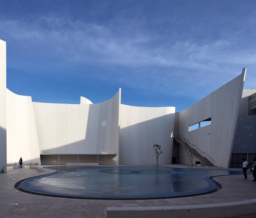 https://staging-2026.dezeen.com/tag/pritzker-prize/