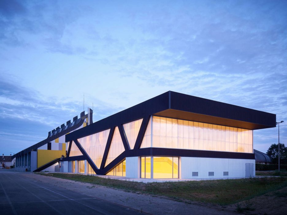 Nathalie Mauclair Gymnasium