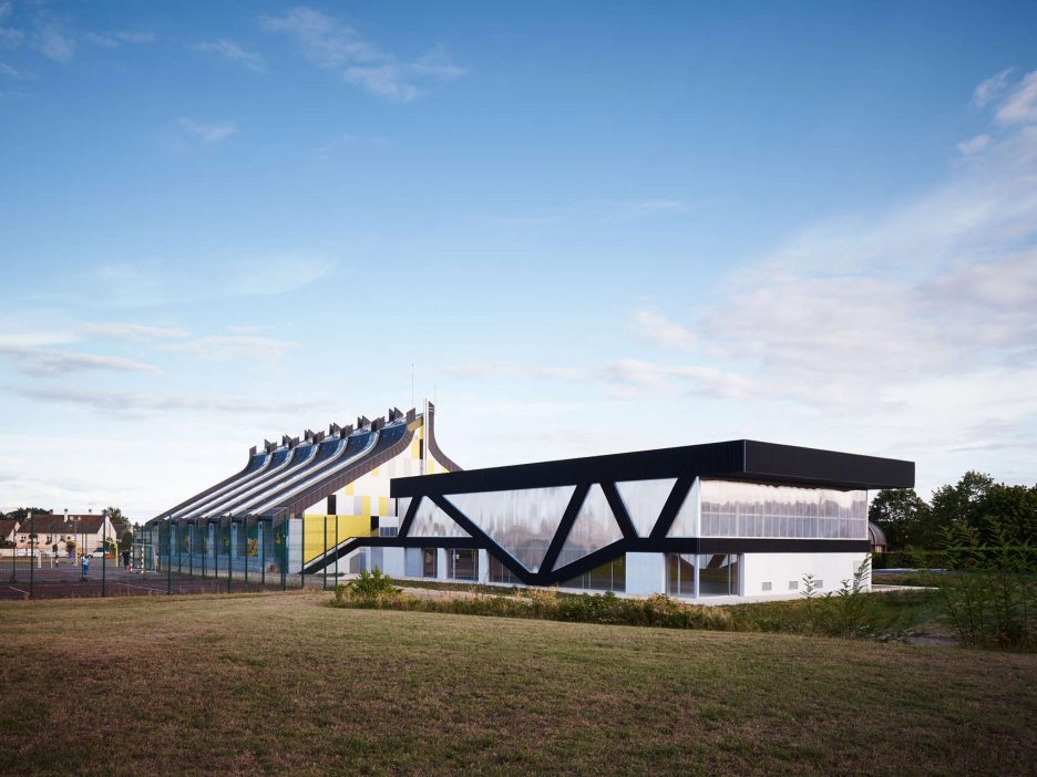 Nathalie Mauclair Gymnasium