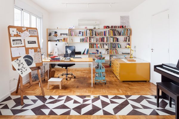Oscar Freire Apartment by Claudia Bresciani and Júlia Risi