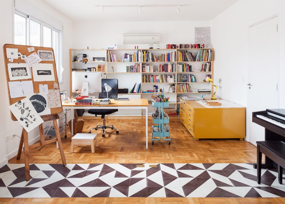 Oscar Freire Apartment by Claudia Bresciani and Júlia Risi