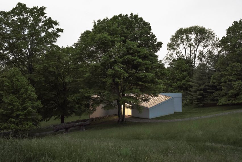 Restoration of the sculpture gallery at Philip Johnson's Glass House