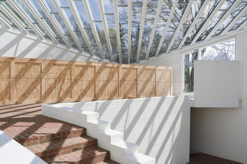 Restoration of the sculpture gallery at Philip Johnson's Glass House