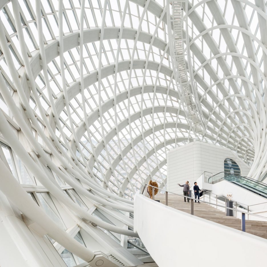 Phoenix International Media Center by BIAD UFo