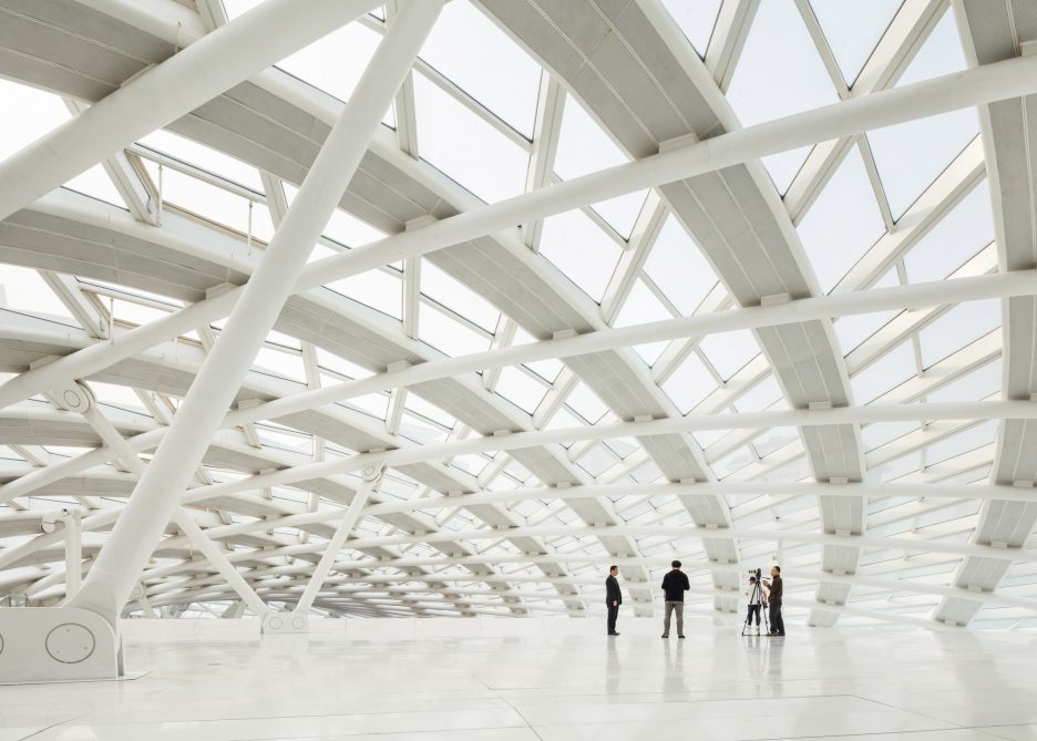 Phoenix International Media Center by BIAD UFo