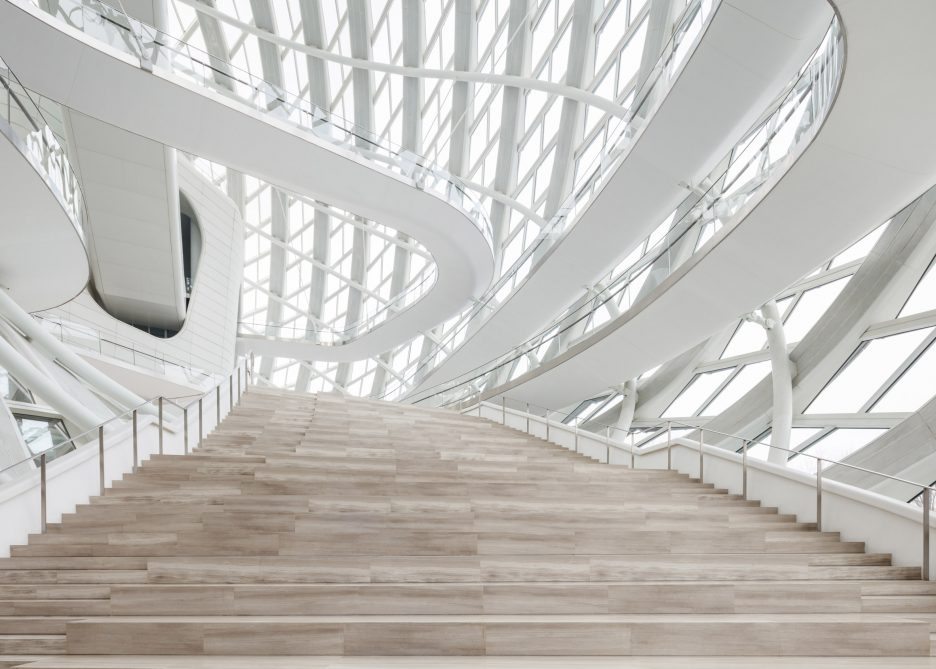 Phoenix International Media Center by BIAD UFo