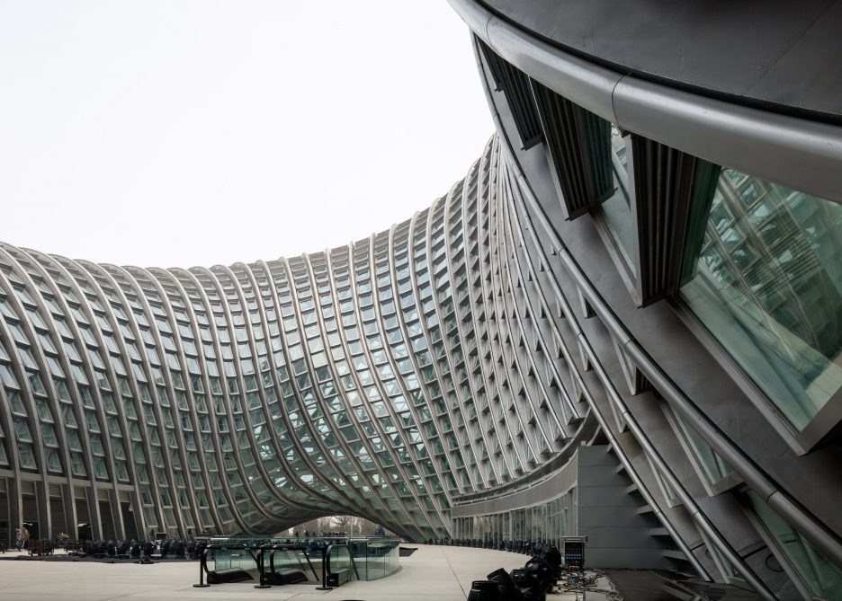 Phoenix International Media Center by BIAD UFo