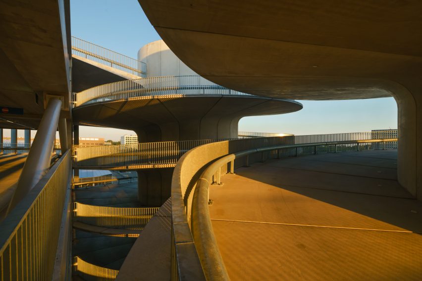 Car park by Benthem Crouwel