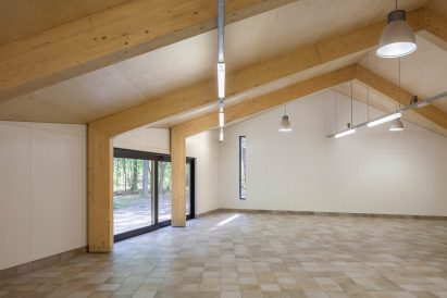 reseta-zonnewende-theatre-hall-architecture-brick-netherlands_dezeen_2364_col_13