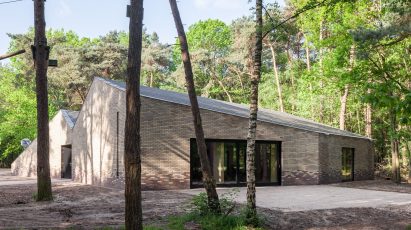 reseta-zonnewende-theatre-hall-architecture-brick-netherlands_dezeen_2364_col_2