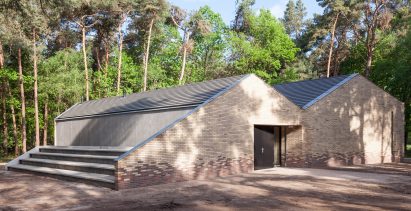 reseta-zonnewende-theatre-hall-architecture-brick-netherlands_dezeen_2364_col_6