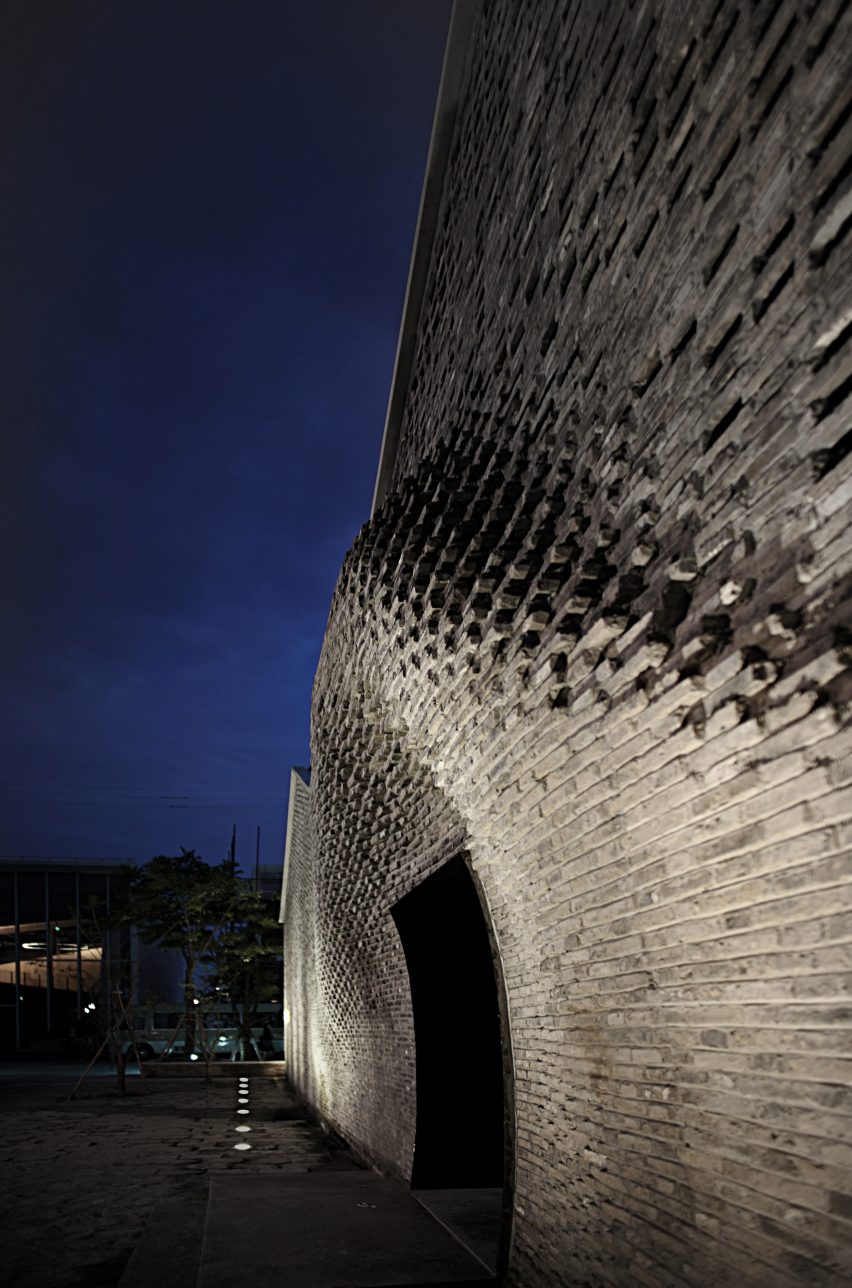 Robotic Brick Fabrication – Archi-Union Architects