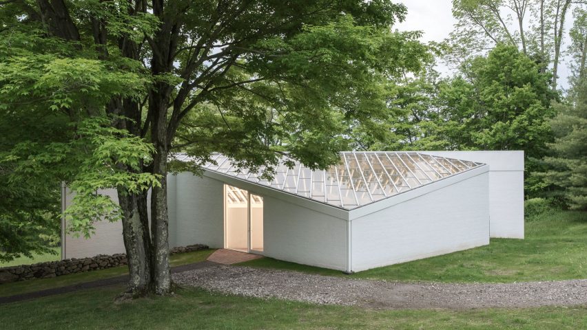 Restoration work completes on sculpture gallery at Philip Johnson’s Glass House