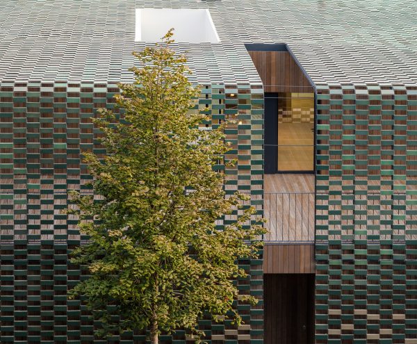TR House by PmmT Architects