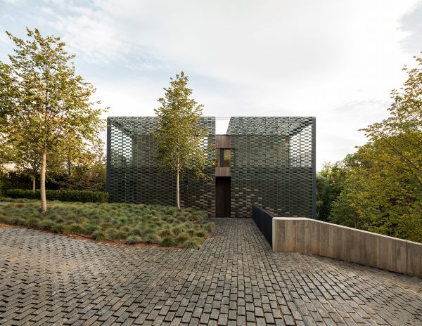 TR House by PmmT Architects