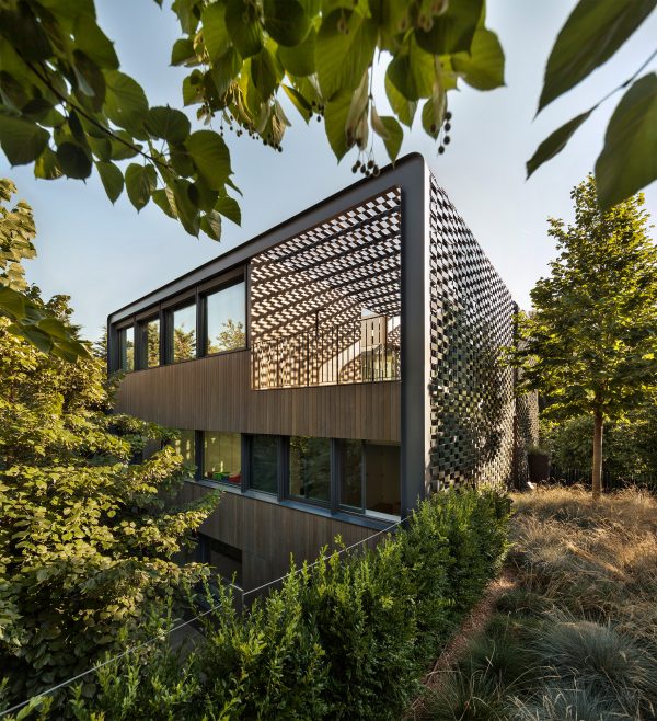 TR House by PmmT Architects