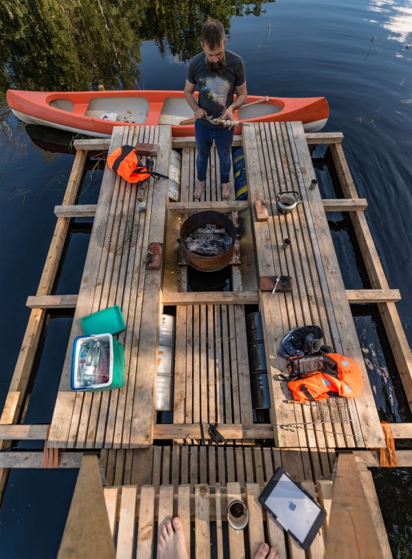 Floating pavilion Veetee designed by students in response to the challenging and changing environment
