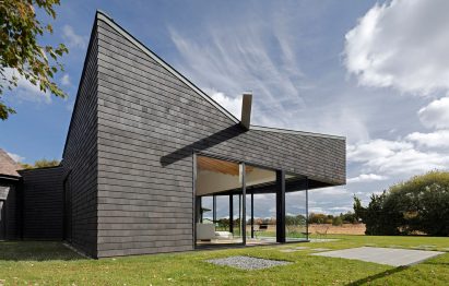 Watermill House by Desai Chia Architecture