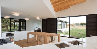 Watermill House by Desai Chia Architecture