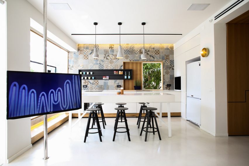 Weisel apartment in Tel Aviv by Dori Interior Design