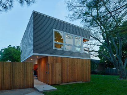 Werner Carriage House by deMx architecture