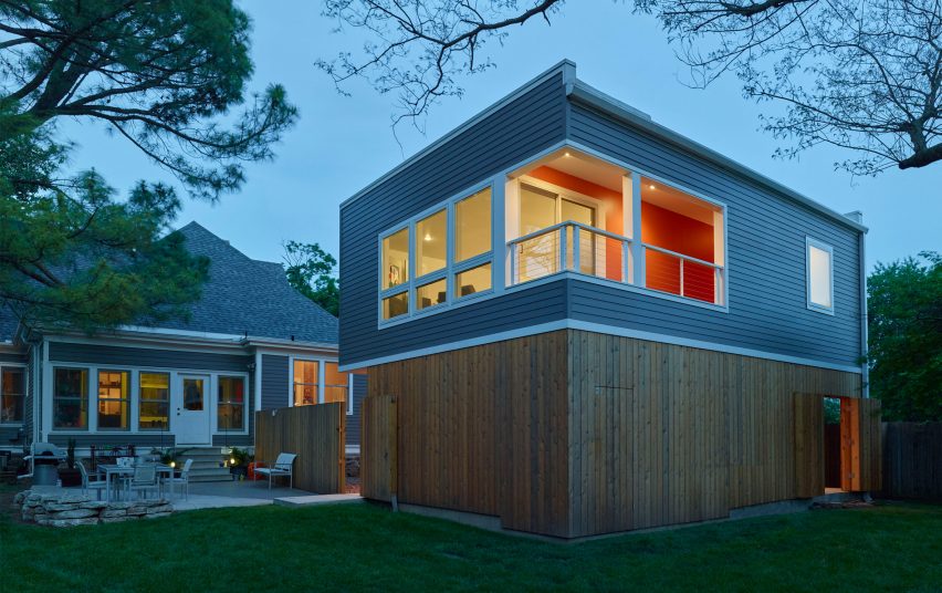 Werner Carriage House by deMx architecture