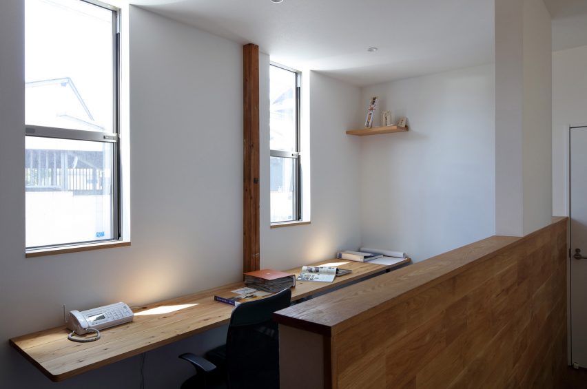 Wood & Steel Frames Renovation by TT architects