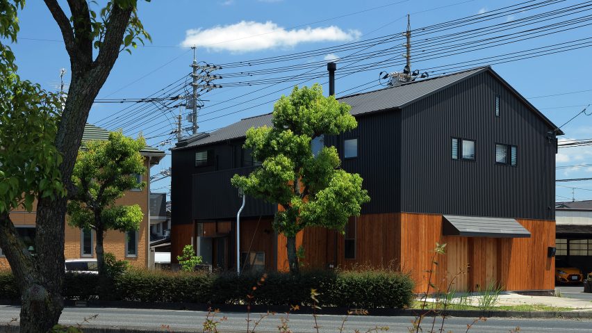Wood & Steel Frames Renovation by TT architects