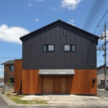 Wood & Steel Frames Renovation by TT architects