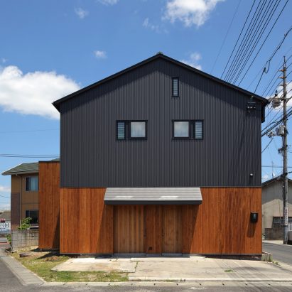 Wood & Steel Frames Renovation by TT architects