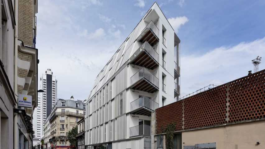 Sliding shutters cover Dietmar Feichtinger Architectes’ Parisian apartments