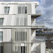 Sliding shutters cover Dietmar Feichtinger Architectes’ Parisian apartments